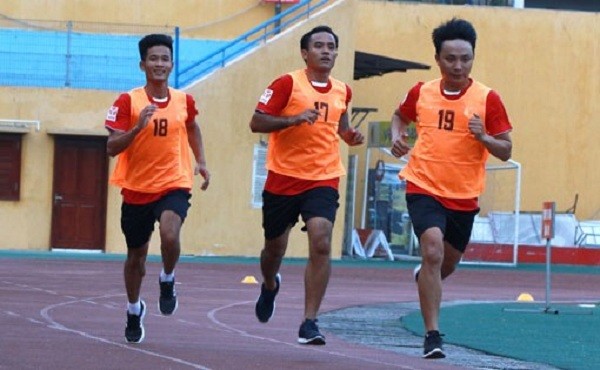 SỐC: Trọng tài Việt đột quỵ khi kiểm tra thể lực - Bóng Đá