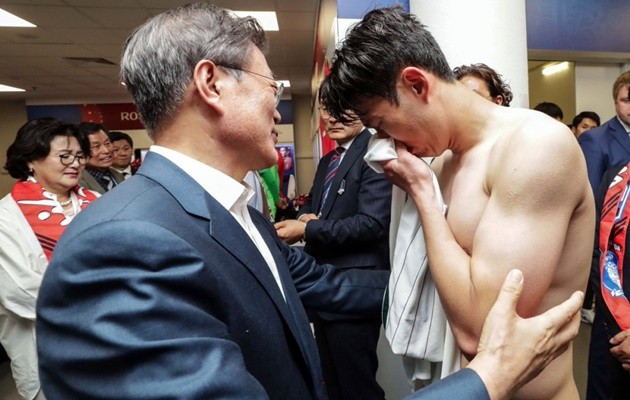 Son Heung min khóc nức nở, quyết cùng Hàn Quốc 'sống mái' với Đức - Bóng Đá