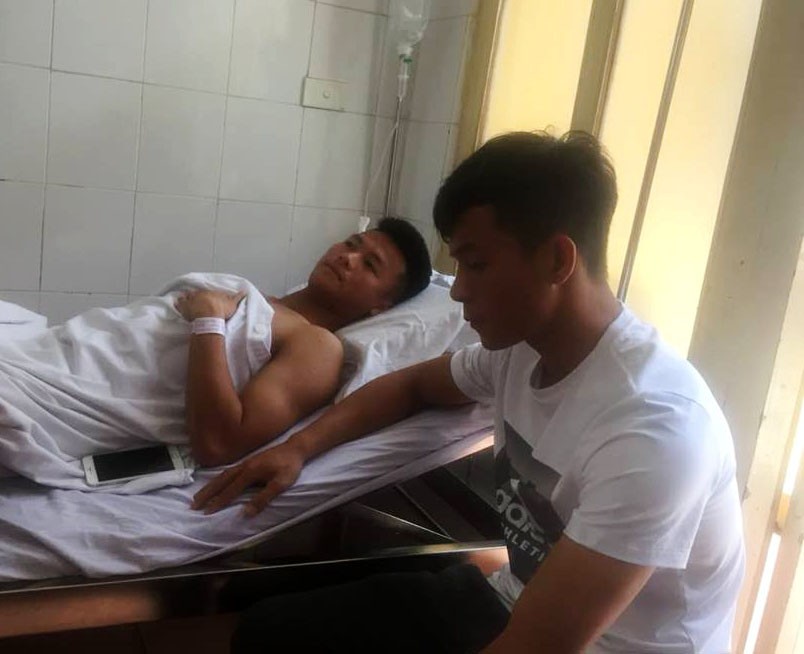 CLB Long An và Huỳnh Tấn Tài đến thăm Văn Hào - Bóng Đá