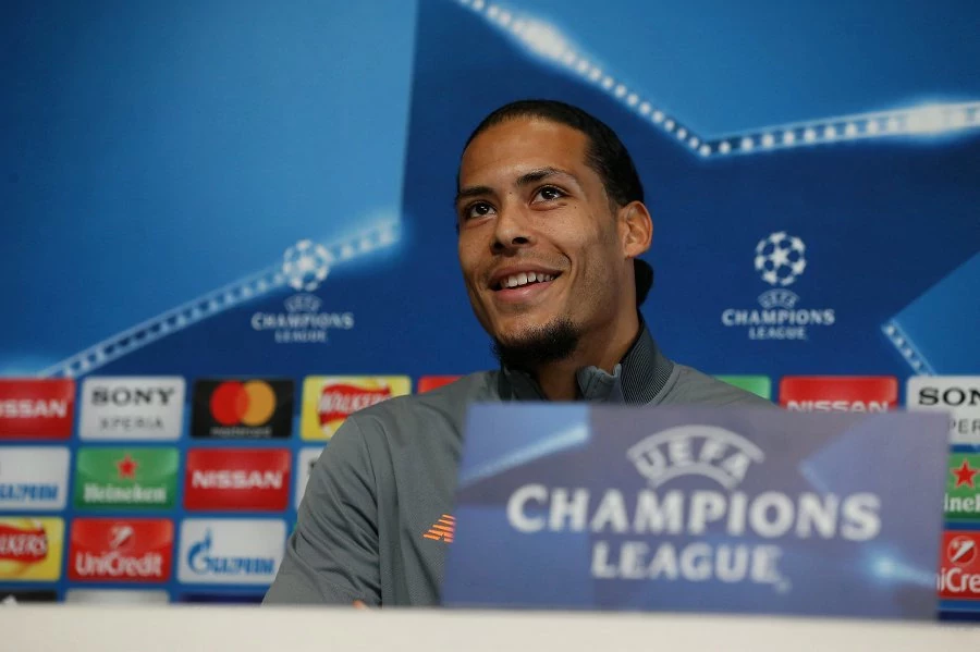 Van Dijk 'nắn gân' đồng đội trước trận đối đầu Man City - Bóng Đá