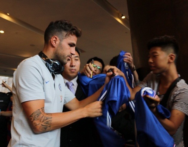 Đấu Arsenal, Conte xỏ giày vào sân chỉ đạo học trò - Bóng Đá