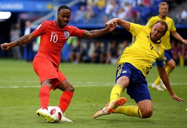 'Việc chỉ trích Sterling thật đáng kinh tởm' - Bóng Đá