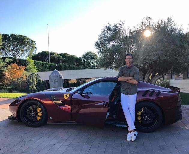 Dàn siêu xe của Messi, CR7 