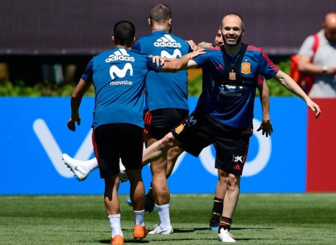 Silva, Ramos tích cực tập luyện để đối đầu Bồ Đào Nha của CR7 - Bóng Đá