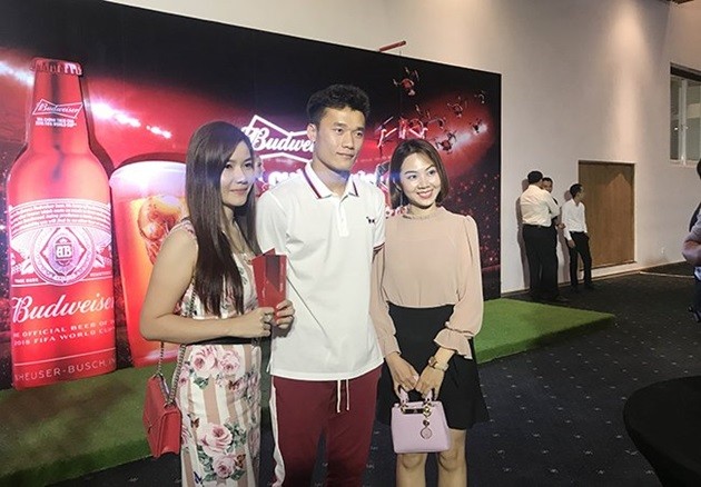 Bùi Tiến Dũng đưa World Cup đến gần hơn với người hâm mộ - Bóng Đá
