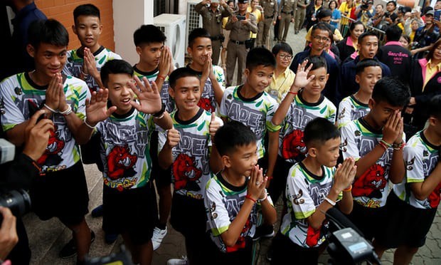 Hú hồn với 10 lần 'chết đi sống lại' của các đội bóng trên thế giới - Bóng Đá