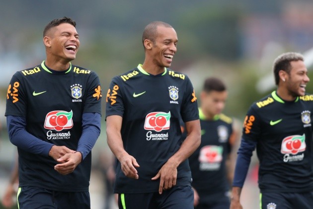Miranda: 'Đây là một Brazil đậm chất Italia' - Bóng Đá