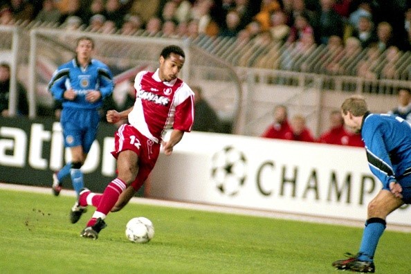 Thierry Henry và những bước chạy đáng nhớ của ‘Đứa con thần gió’ - Bóng Đá