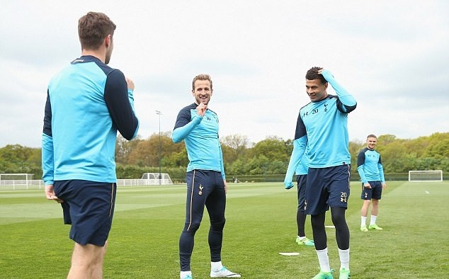 Ảnh tập luyện Tottenham - Bóng Đá