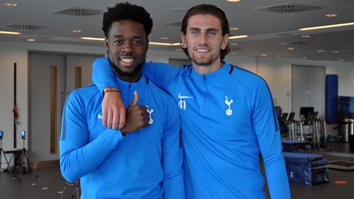 Cầu thủ Tottenham 'đeo ống thở' trong ngày đầu tập trung - Bóng Đá