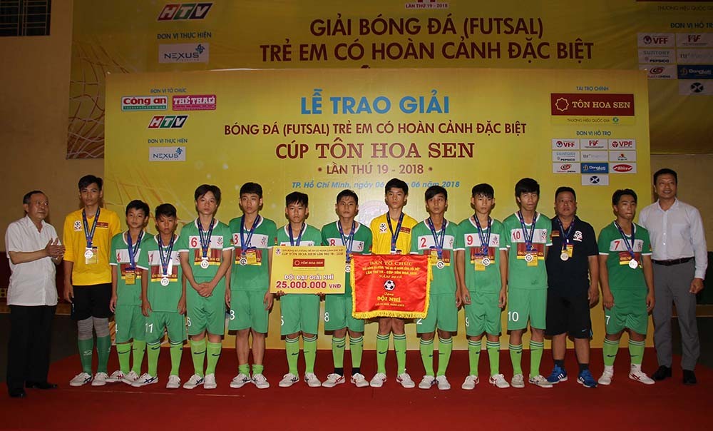 Giải trẻ em có hoàn cảnh đặc biệt 2018: Đánh bại chủ nhà TP.HCM, Hà Nội lên ngôi vô địch - Bóng Đá