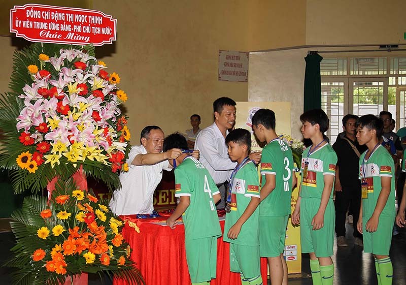 Giải trẻ em có hoàn cảnh đặc biệt 2018: Đánh bại chủ nhà TP.HCM, Hà Nội lên ngôi vô địch - Bóng Đá
