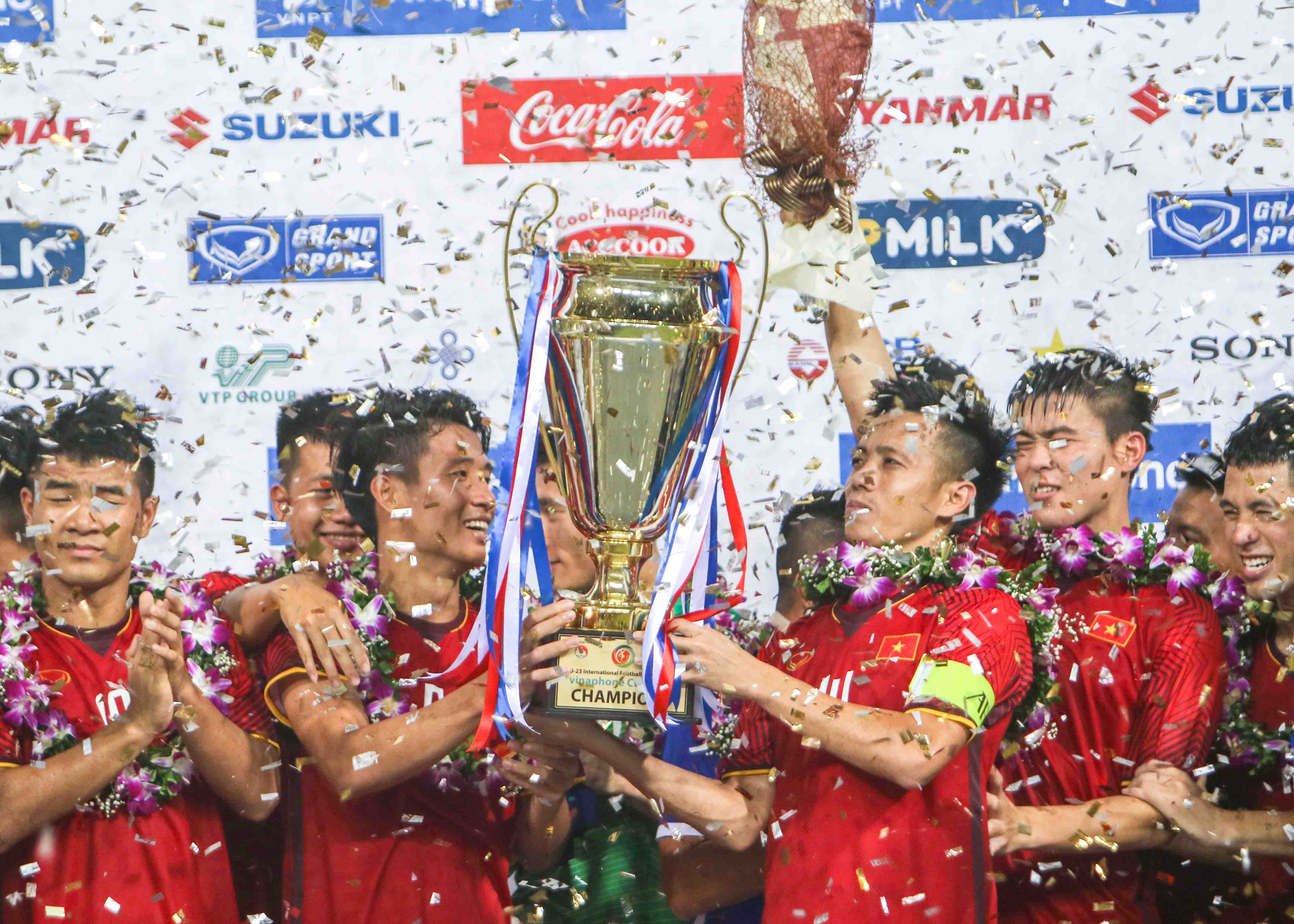 Chấn thương Quang Hải: Fan lo lắng, thầy Park báo tin mừng - Bóng Đá