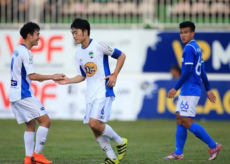 Trọng tài V-League: Đá bể nồi cơm của nhau, có nên không? - Bóng Đá