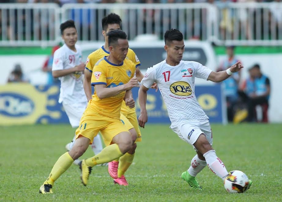 Tổng quan vòng 15 V-League: Nóng cả trên đỉnh lẫn dưới đáy - Bóng Đá
