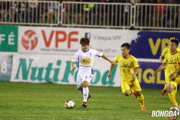 TRỰC TIẾP Hoàng Anh Gia Lai vs Nam Định: Công Phượng dự bị, Minh Nhựt bắt chính - Bóng Đá
