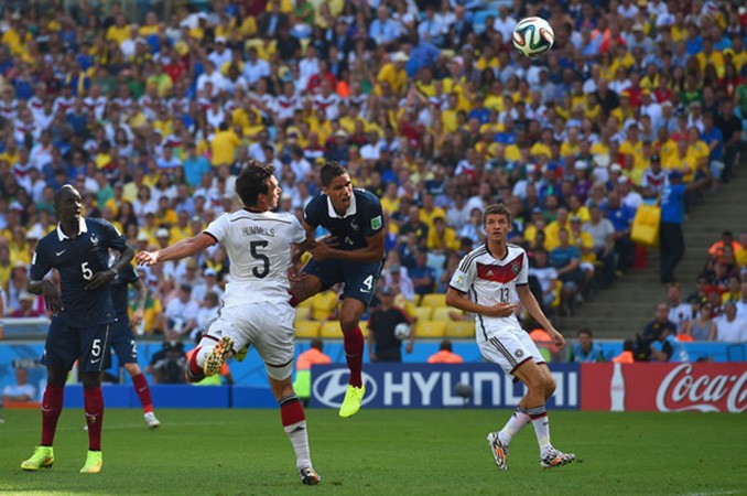 Raphael Varane: Từ nước mắt Brazil đến người hùng trên đất Nga - Bóng Đá