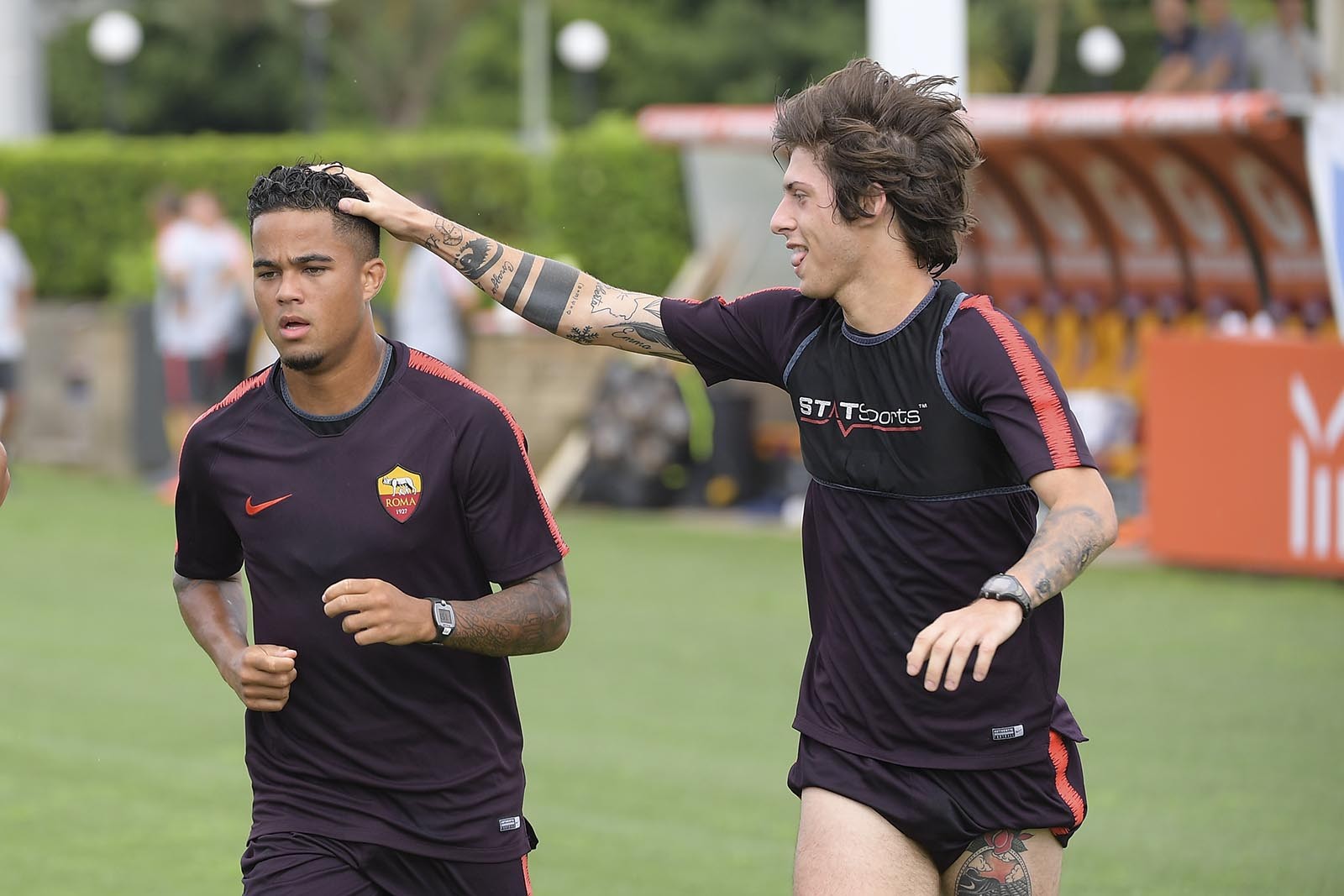 Dàn sao Roma rủ nhau khoe hình xăm 'cực chất' - Bóng Đá