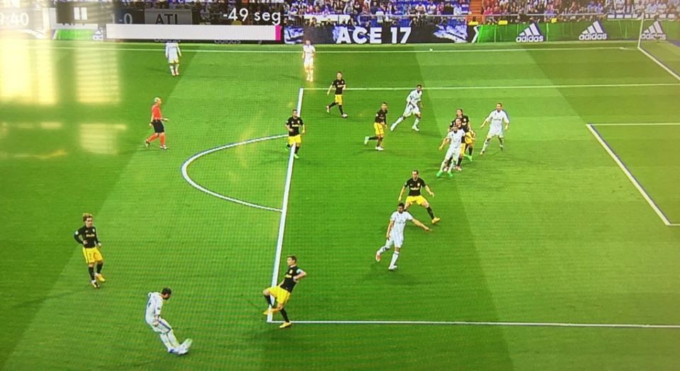 Dư âm Real Madrid 3-0 Atletico Madrid: 'Hạt sạn' trọng tài - Bóng Đá