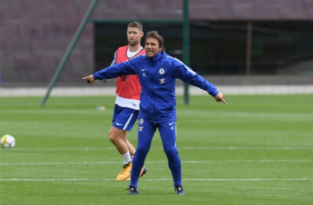 Conte liên tục quát mắng học trò trước thềm Community Shield - Bóng Đá
