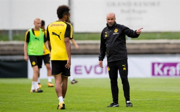 Chốt xong tương lai, Aubameyang tươi cười chào NHM Dortmund - Bóng Đá