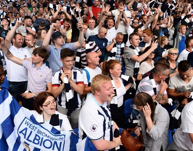 Vì đội bóng, fan nào 'trâu' nhất Premier League (P.1) - Bóng Đá