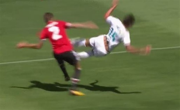 Fan Man Utd sợ Lindelof sẽ mang họa cho Man Utd trong tương lai - Bóng Đá
