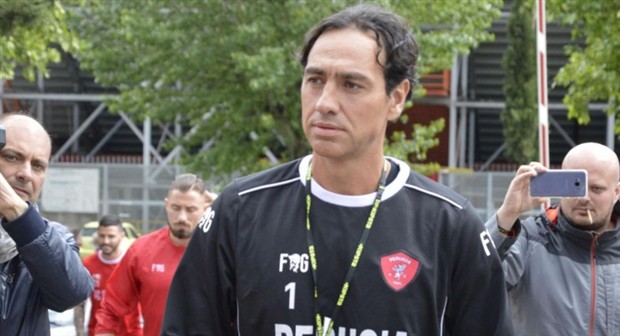 Tượng đài Nesta nghiêm nghị trong ngày đầu làm HLV tại Perugia - Bóng Đá