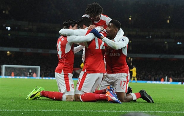 Bellerin và Iwobi đắm chìm trong thế giới 'Endless' - Bóng Đá