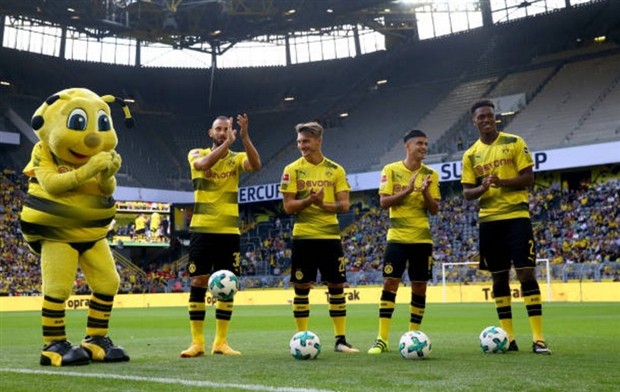 Thi đấu kém ấn tượng, nhưng Dortmund vẫn ra quân hoành tráng - Bóng Đá