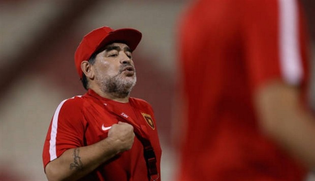 Maradona như trẻ lại trong ngày nhậm chức tại UAE - Bóng Đá