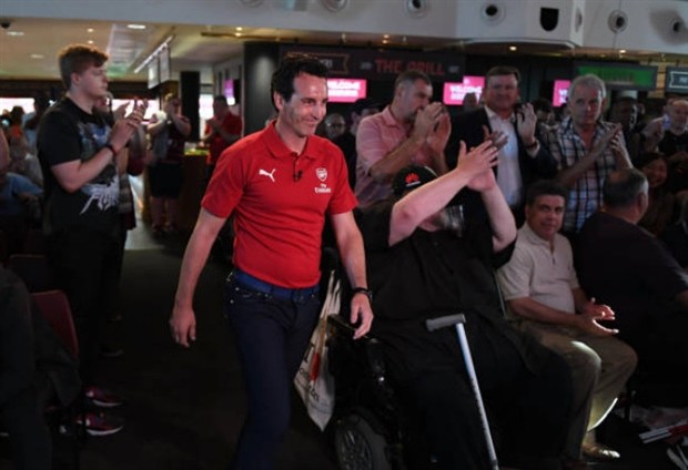 Emery choáng ngộp trong ngày ra mắt toàn bộ nhân viên tại Arsenal - Bóng Đá