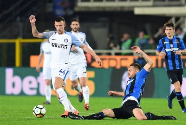 'Kẻ thù' của nước Ý khoái chí trên khán đài nhìn Icardi tịt ngòi  - Bóng Đá