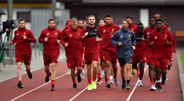Vừa tới Đức, Liverpool đã vội lao vào tập luyện - Bóng Đá