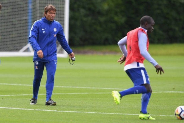 Conte liên tục quát mắng học trò trước thềm Community Shield - Bóng Đá