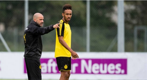 Chốt xong tương lai, Aubameyang tươi cười chào NHM Dortmund - Bóng Đá