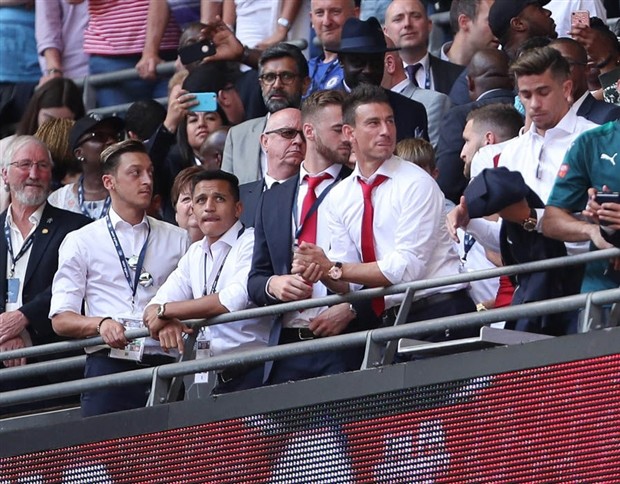 Sanchez vẫy tay chào, Fan Arsenal bắt đầu thấy sợ - Bóng Đá