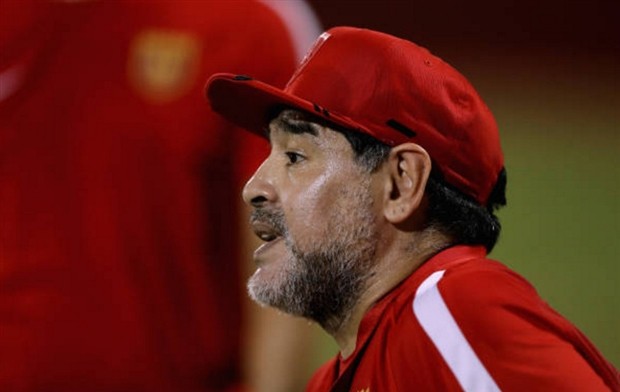Maradona như trẻ lại trong ngày nhậm chức tại UAE - Bóng Đá