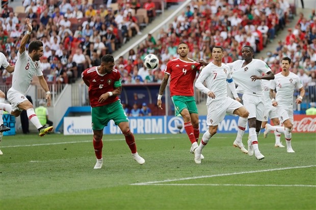 Sợ mất, fan Man Utd đồng loạt xin cho Martial đá chính - Bóng Đá