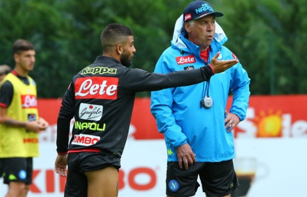 Các sao Napoli chỉ biết cười trước khả năng chơi bóng của Ancelotti - Bóng Đá