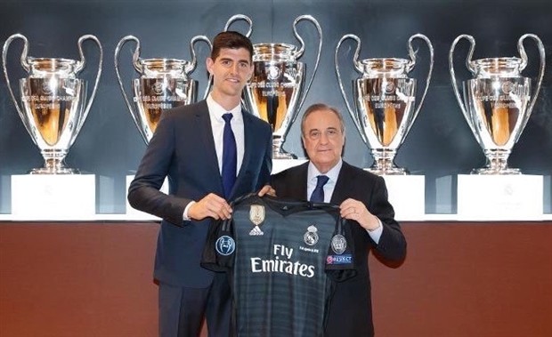 Chùm ảnh courtois tới Real - Bóng Đá