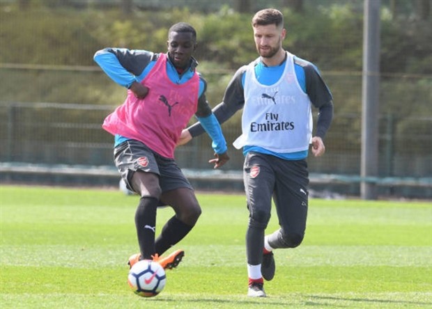 Lukaku liên tục 'tia' máy ảnh trên sân tập của tuyển Bỉ - Bóng Đá