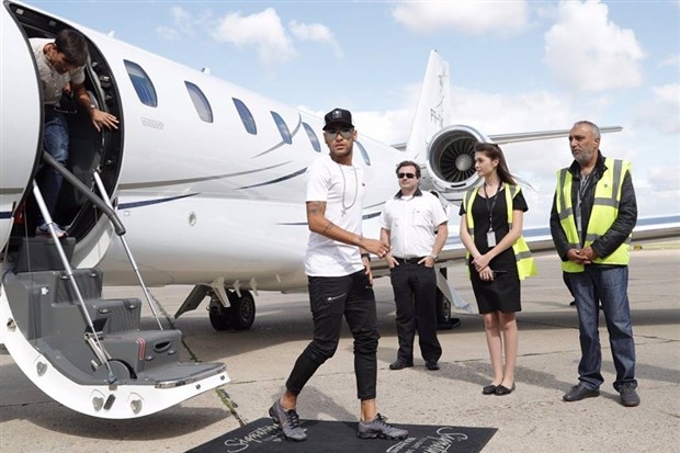 Sau tất cả, Neymar cuối cùng đã CHÍNH THỨC cầm áo PSG - Bóng Đá