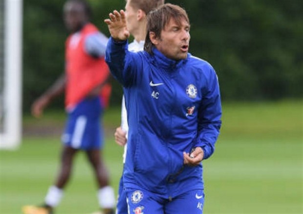 Conte liên tục quát mắng học trò trước thềm Community Shield - Bóng Đá