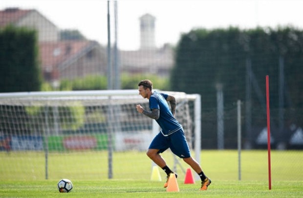 Buffon và đồng đội quyết tâm lấy lại niềm tin từ NHM Juventus - Bóng Đá