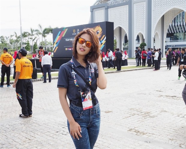 Nữ phóng viên Thái làm 'chao đảo' SEA Games 29 - Bóng Đá