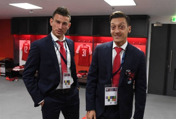 Sanchez đầy căng thẳng trước thềm Community Shield - Bóng Đá