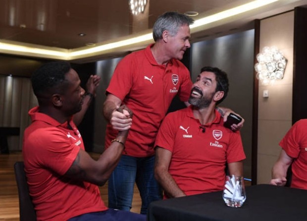 Các huyền thoại Arsenal hồ hởi trước thềm đại chiến với Real - Bóng Đá