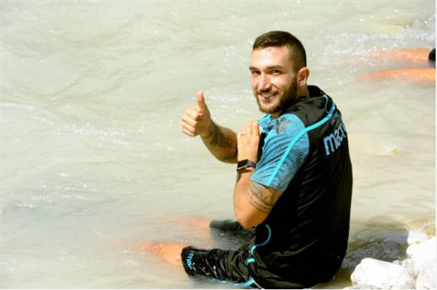 2 trận, 8 bàn, và Man Utd đã mơ về ngôi vương - Bóng Đá