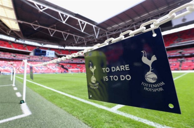 Wembey 'kẹt xe' trước giờ Derby London - Bóng Đá